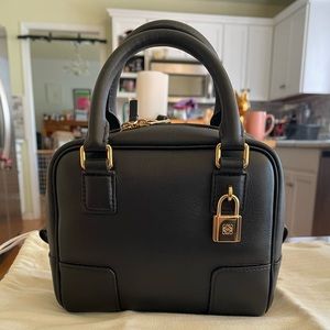 Loewe Amazona 16 (mini) black with gold hardware